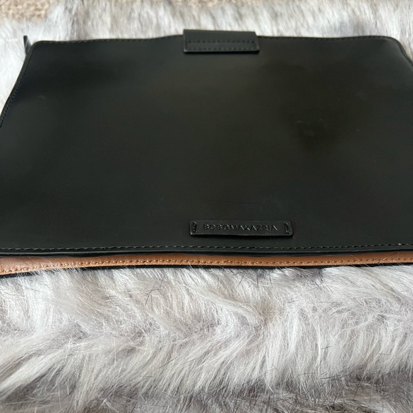 BCBG MAXAZRIA clutch/ tablet cover- used - Picture 6 of 6